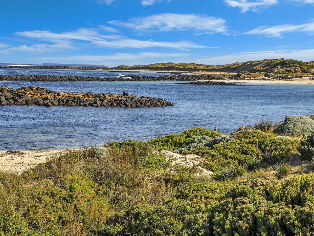 Hearns Beachside Villa 2 Port Fairy Exterior foto